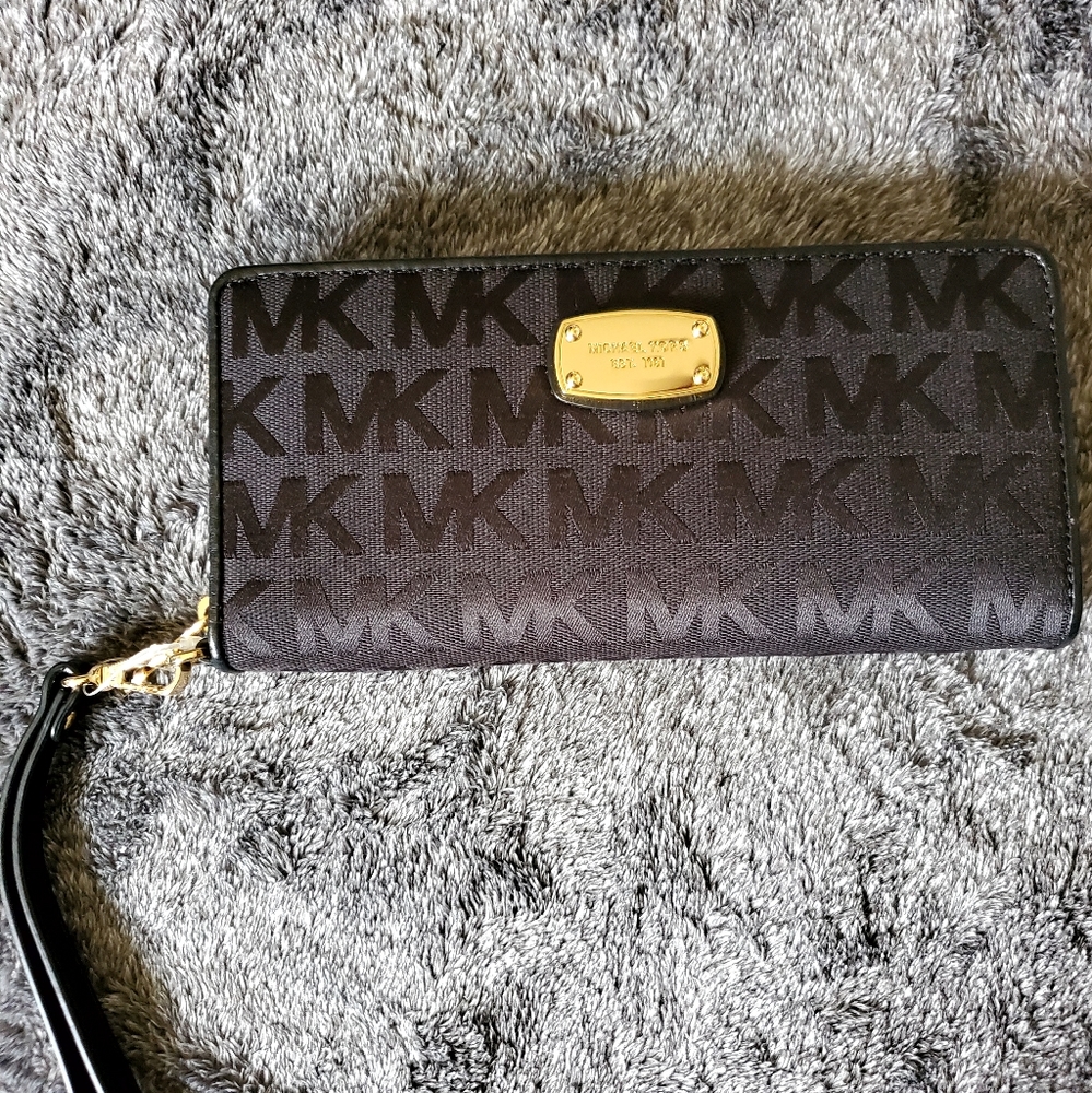 Michael Kors Long Wallet